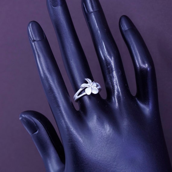 Size 4, vintage TMA Sterling 925 silver plumeria flower ring, stamped 925 TMA View 2