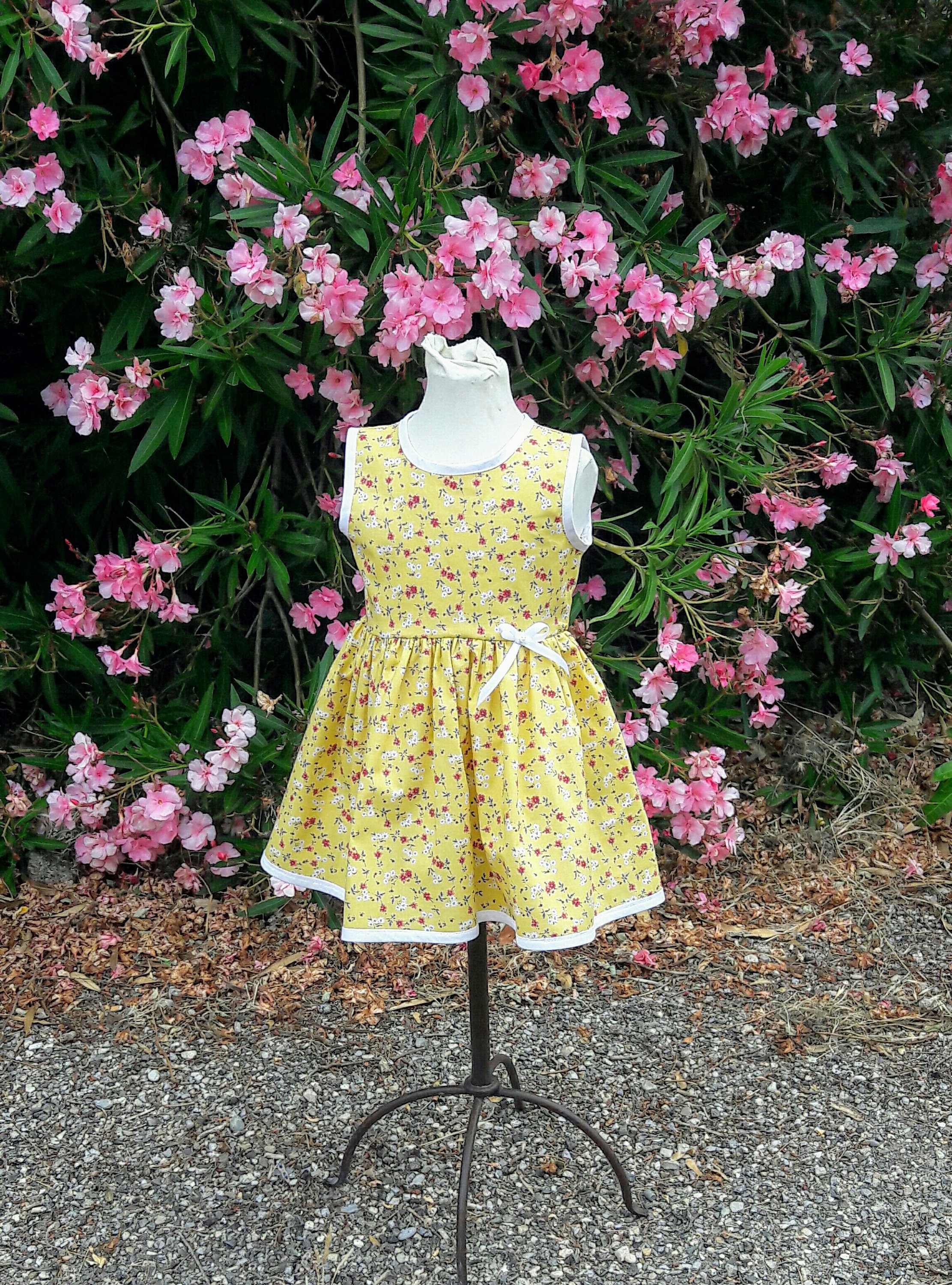 Robe fille jaune à fleur fait main été 2017 | Etsy