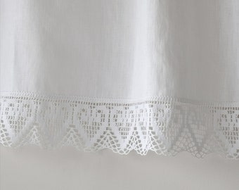 WHITE LINEN curtains. Linen cafe curtains/ with 4" crochet lace/white kitchen curtain .linen curtain with Vintage lace.leinen vorhang spitze