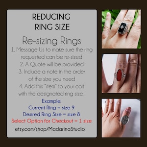 Puede incluir: Instrucciones sobre cómo cambiar el tamaño de los anillos. El texto incluye los pasos para cambiar el tamaño de un anillo, un ejemplo de cómo seleccionar el tamaño correcto y un enlace a la tienda Etsy. La imagen también muestra tres anillos en los dedos.