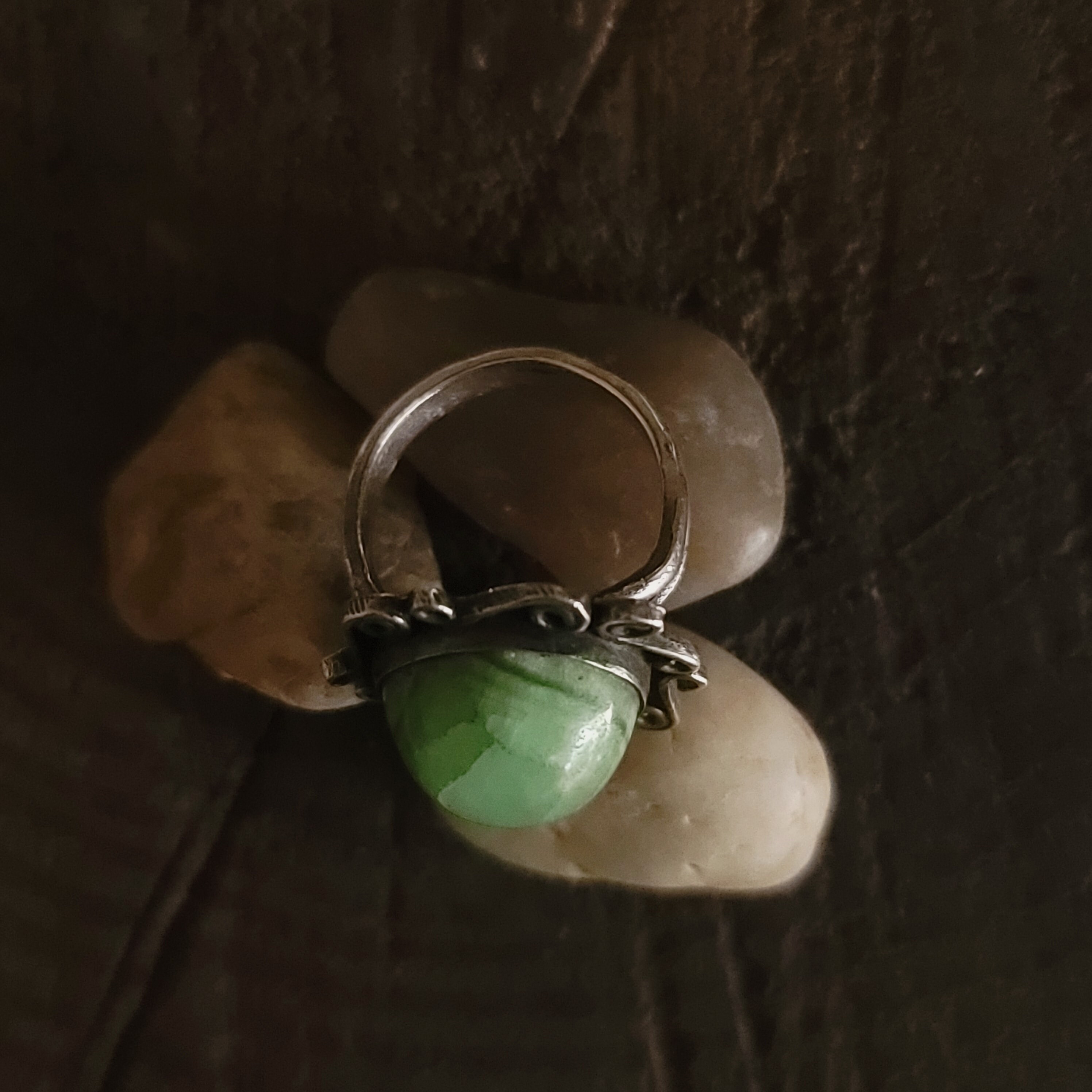 Bague Vintage Strass Et Pierre Verte Métal Argenté - Taille 55, Très Bon état