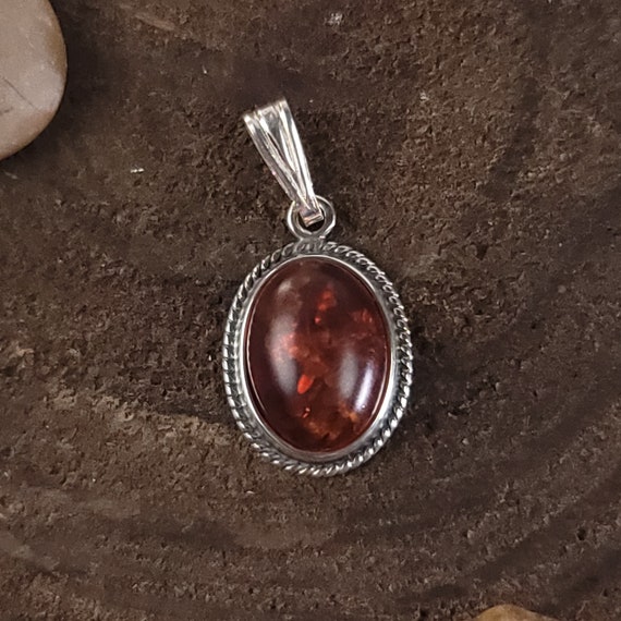 Sterling Silver Vintage Pendant, Amber Silver Pendant, Amber Pendant, Natural Amber Pendant, Amber Stone Pendant, Artisan Crafted