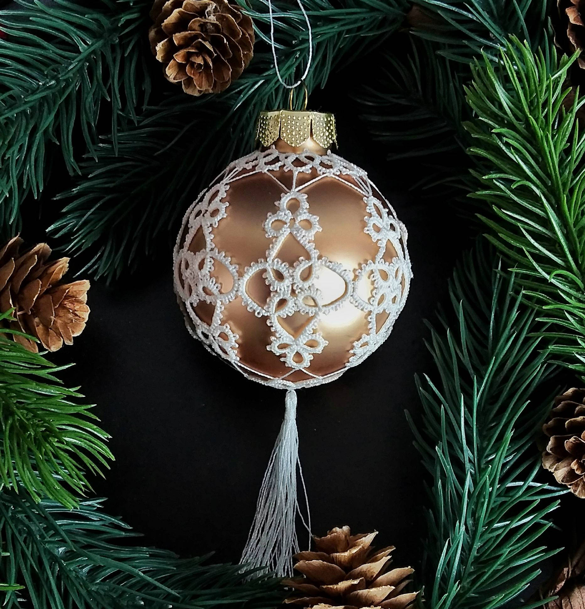 Lace Decorated Christmas Glass Bauble Gold Christmas Tree