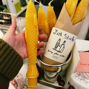 FISH STICKS - Fischform, Bienenwachs, Spitzkerzen, Sardinenkerze, Fisch aus der Dose