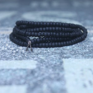 Collier homme noir, collier de perles, collier long pour homme, collier minimaliste pour homme, collier sans fermoir, collier de perles, collier pour homme