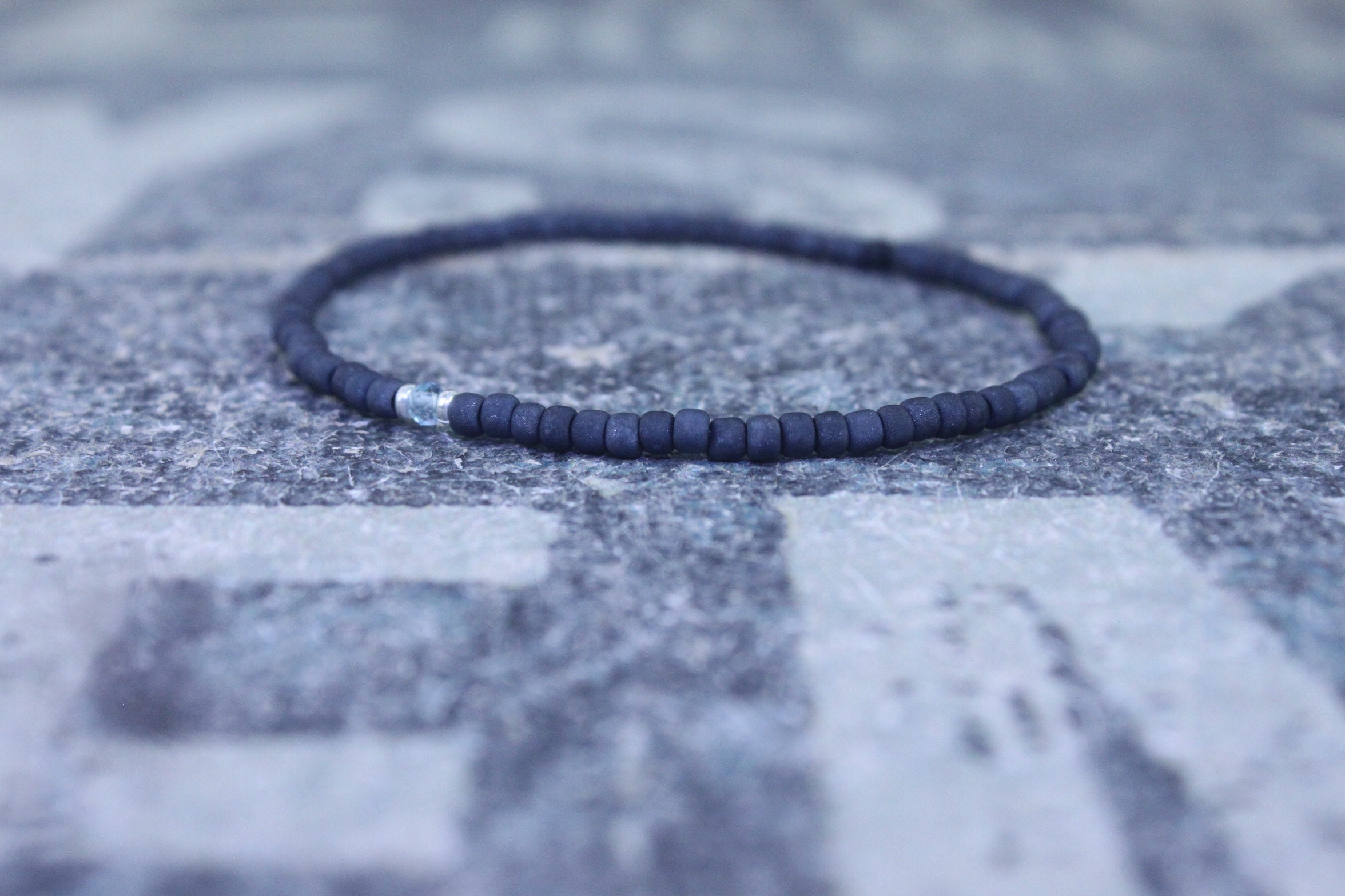 Topaz bracelet in white gold | KLENOTA