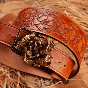Correa de guitarra personalizada - Correa de guitarra personalizada de cuero ajustable en marrón con flores con herramientas para guitarra eléctrica o acústica