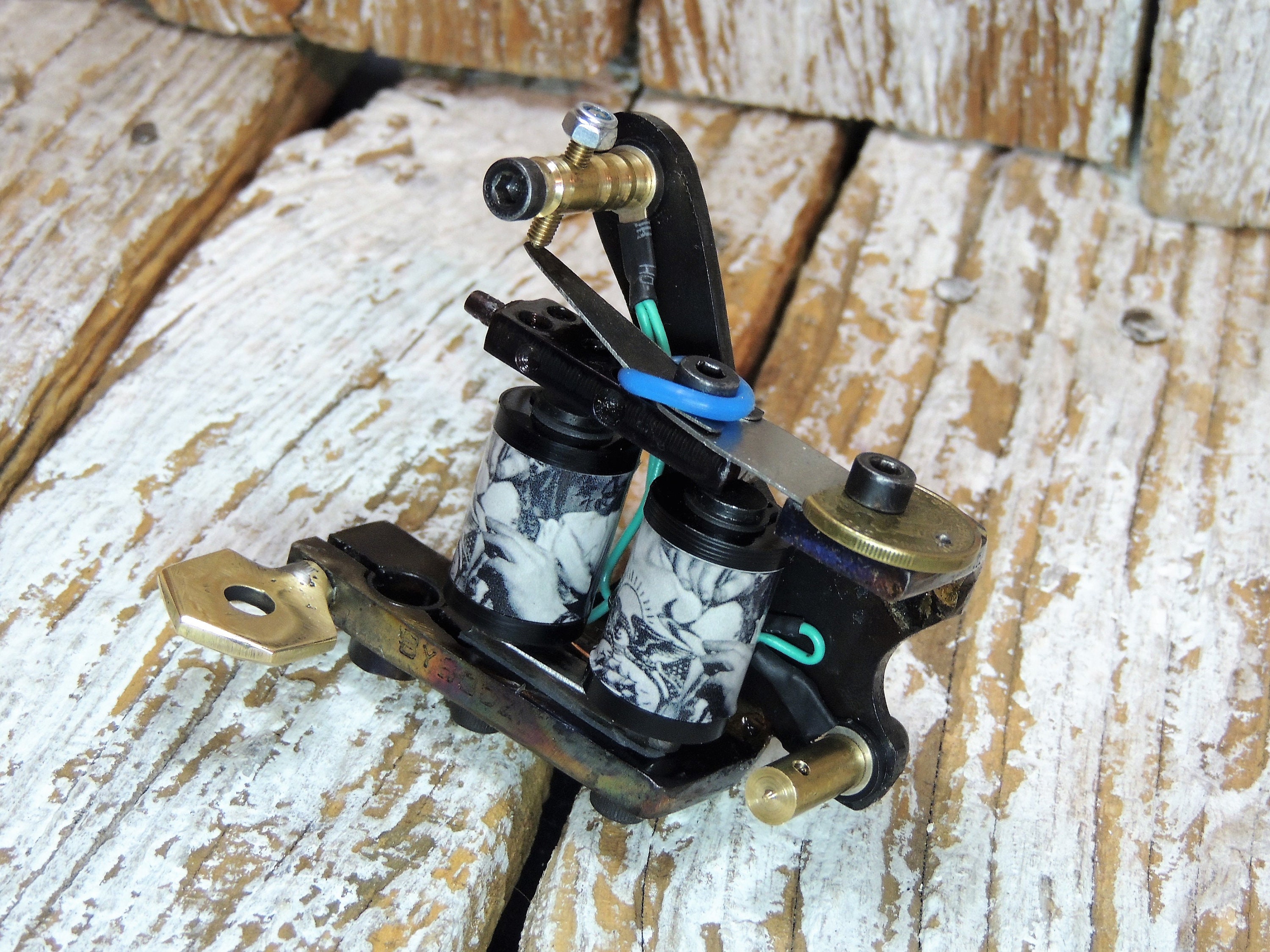 タトゥーマシン / ハンドメイドライナータトゥーマシン / ライナー