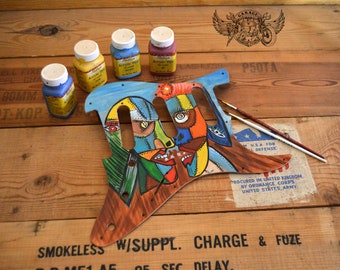 Golpeador personalizado para Stratocaster con cubierta de trémolo: golpeador de cuero con recreación de Picasso y Pink Floyd pintada con acrílico.