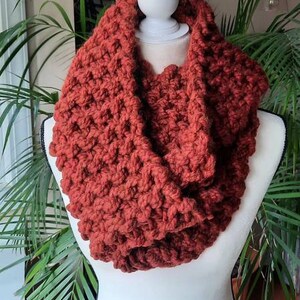 Chunky Knitted Infinity Scarf image 4