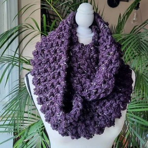 Chunky Knitted Infinity Scarf image 5