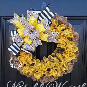 Bumblebee wreath for front door, Spring bee wreath, Summer bee wreath, yellow burlap wreath, Bee keeper gifts
