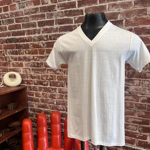 Mens ‘70s Plain Blank White V Neck Tee Shirt