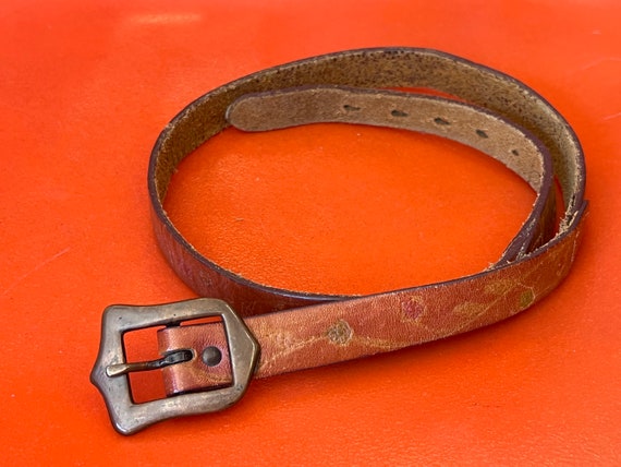 70s Embossed Thin Cognac Leather Belt with an Art… - image 3