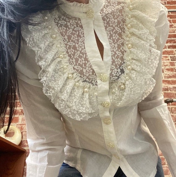 70s Victorian White Cotton Ruffle Lace Blouse Size