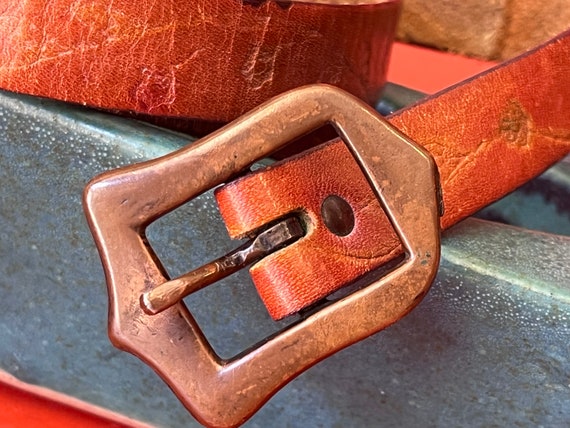 70s Embossed Thin Cognac Leather Belt with an Art… - image 2