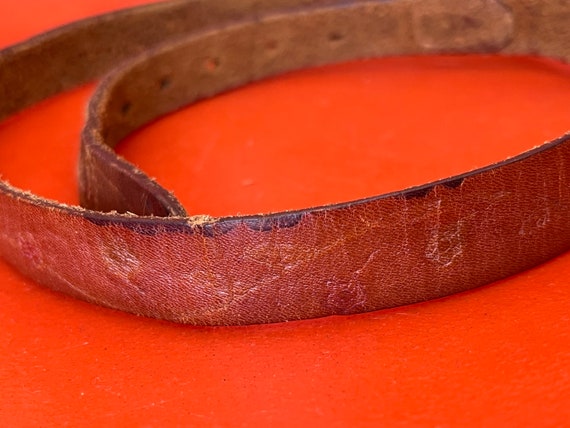 70s Embossed Thin Cognac Leather Belt with an Art… - image 9