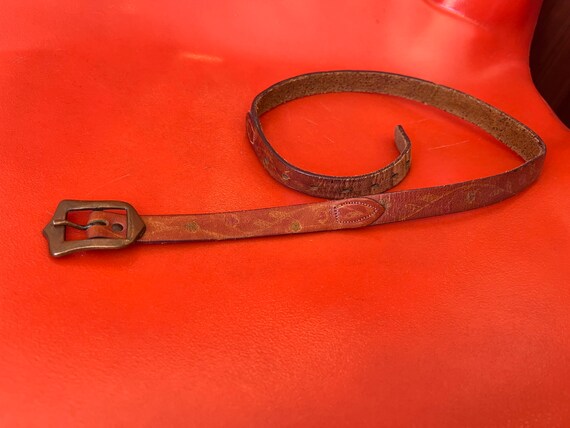 70s Embossed Thin Cognac Leather Belt with an Art… - image 4