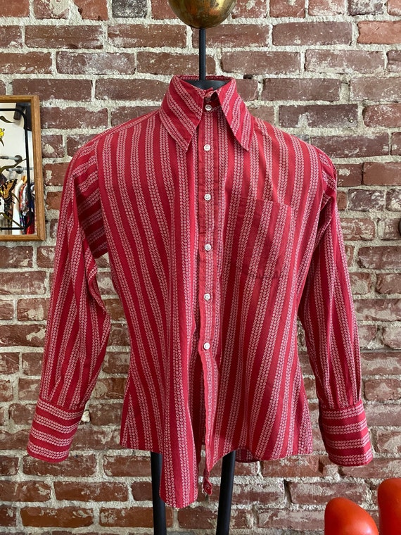 70s Men’s Red Double Button Wide Dagger Collar Shi