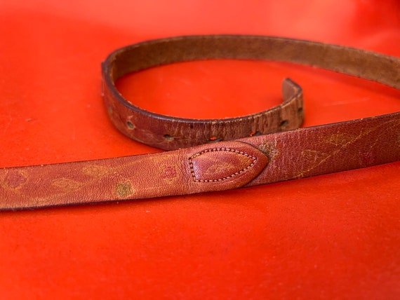 70s Embossed Thin Cognac Leather Belt with an Art… - image 6