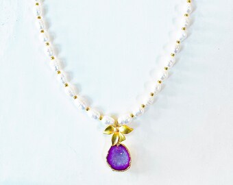 Freshwater pearl with geode pendant