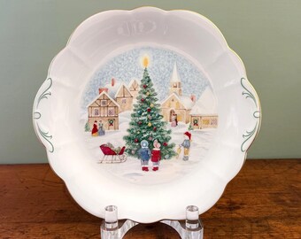 Mikasa “Merry Christmas” Wellington Cake Plate