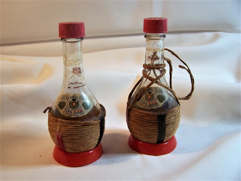 Vintage Italian Swiss Colony Wine Bottle Salt /& Pepper Shakers Circa 1950/'s