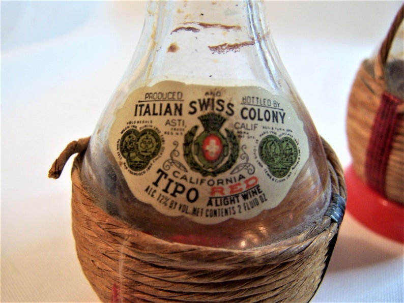 Vintage Italian Swiss Colony Wine Bottle Salt /& Pepper Shakers Circa 1950/'s