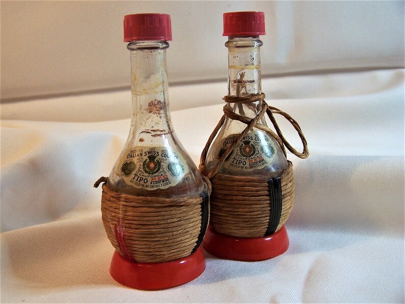 Vintage Italian Swiss Colony Wine Bottle Salt /& Pepper Shakers Circa 1950/'s