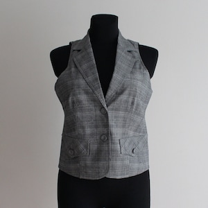 Gray Plaid Vest: Women&#39;s Checkered Collared Waistcoat (Medium/Large)