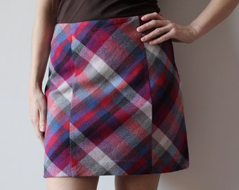 Plaid Skirt Women's Wool Blend Skirt Vintage 90s Mini Skirt Checkered Skirt Back to School Skirt Lined