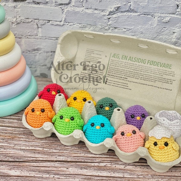 Crochet amigurumi chicken in egg pattern, easter, easter egg, chick, chubby chicks, hen, bird, kawaii, hæklet kylling, instant PDF-download