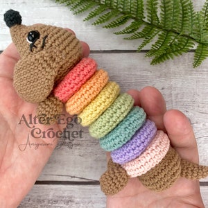 Gehaakt amigurumi-patroon met hond - Interactieve stapelspeelset voor schattige wiener teckel