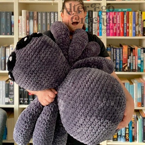 Huge tarantula crochet amigurumi pattern, big spider, bug, insect, Tony the Tarantula image 1