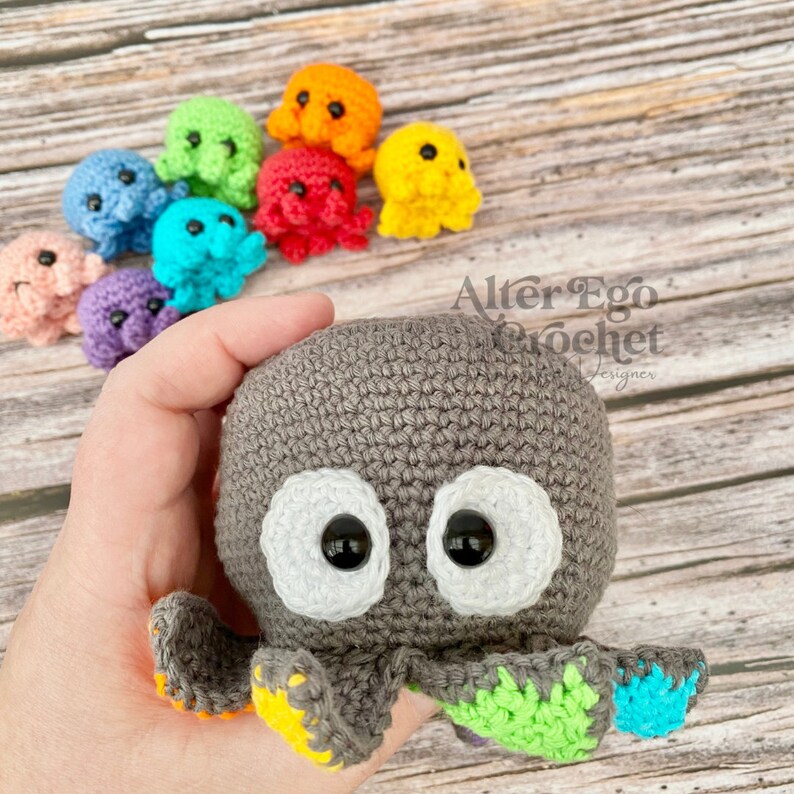 NO SEW except the eyes octopus amigurumi crochet surprise pattern, playset, interactive toy, stacking toy, squid, mom and baby octopus image 5