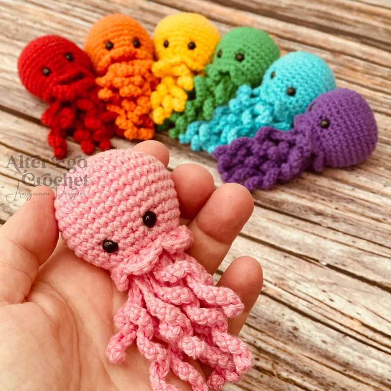 NO SEW jellyfish crochet amigurumi pattern, jelly fish, octopus, squid, cotton and chenille version image 1