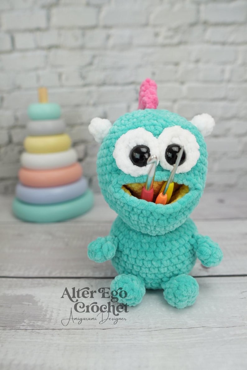 LOW SEW Monster Amigurumi Crochet Pattern Plushie Tutorial Pdf Play low-sew-monster-amigurumi-crochet-pattern-plushie-tutorial-pdf-play