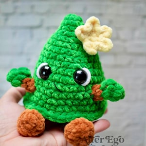 Christmas Tree amigurumi crochet plushie pattern