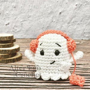 Amigurumi crochet ghost pattern, halloween, ghost with walkman, cute, kawaii, Felix the fearsome ghost, hæklet spøgelse, PDF download image 3