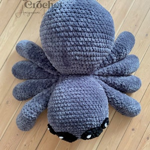 Huge tarantula crochet amigurumi pattern, big spider, bug, insect, Tony the Tarantula image 3