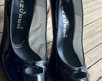 Vintage NOS Deadstock Fiancees Classic Black Patent Leather Stiletto Heels Mid Century Heels 9AA