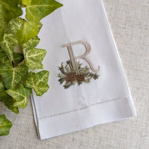 Christmas Linen Hand Towel Monogrammed Holiday Towel Personalized Gift Festive Home Decor Pine Cone Embroidery Kitchen Bathroom Winter Decor