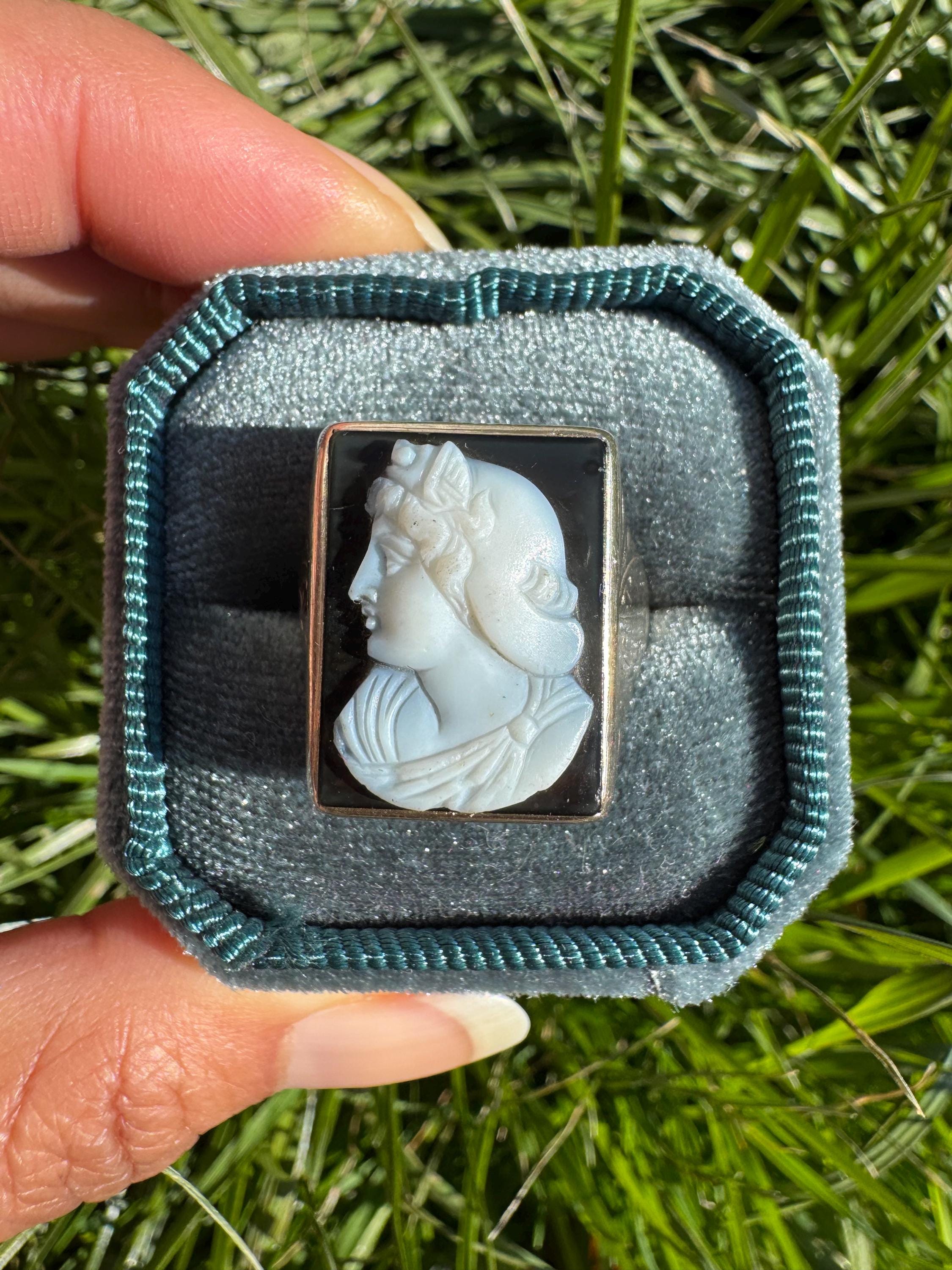 Pendentif Camée Tête De Cheval En Pâte De Turquoise Et Or 14 Carats - Gravure Main - Italie