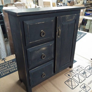 Primitive Buffet / 3 Drawer Single Door image 6