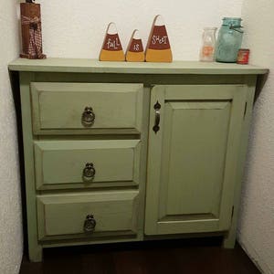 Primitive Buffet / 3 Drawer - Single Door