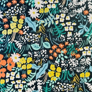 Tessuto Bon Voyage Meadow Nero Multi Tela metallizzata non sbiancata Rifle Paper Co Cotton+ Steel - RP204-BM9UC