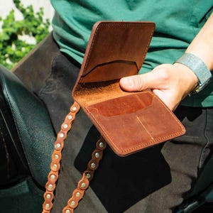 Cartera de cuero hecha a mano con cadena, cartera de motociclista para hombres, regalos personalizados, cartera de cuero personalizada, cartera con cadena Chopper Bobber