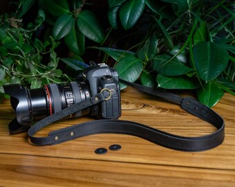 Handcrafted Leather Camera Strap - Personalized Gift for Photographers - DSLR SLR Traveler's Strap - Black Leather