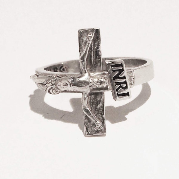 Bague Croix et Christ inri