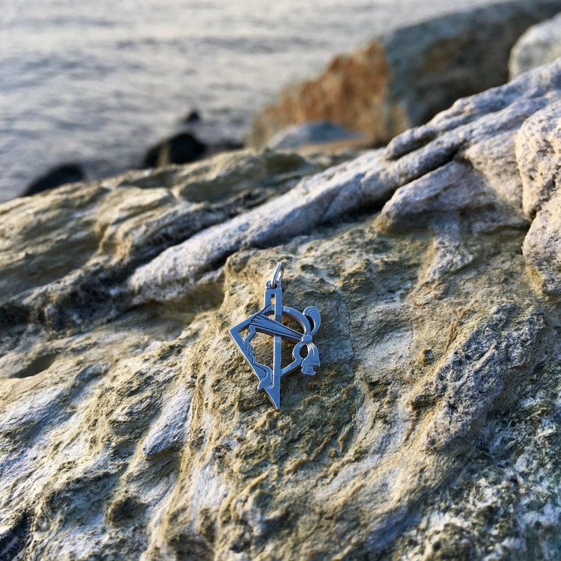 Corsica pendant image 3